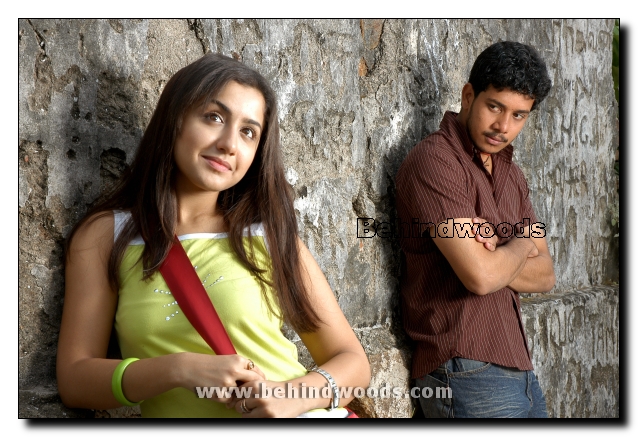 Azhagai Irukirai Bayamai Irukirathu Photo Gallery